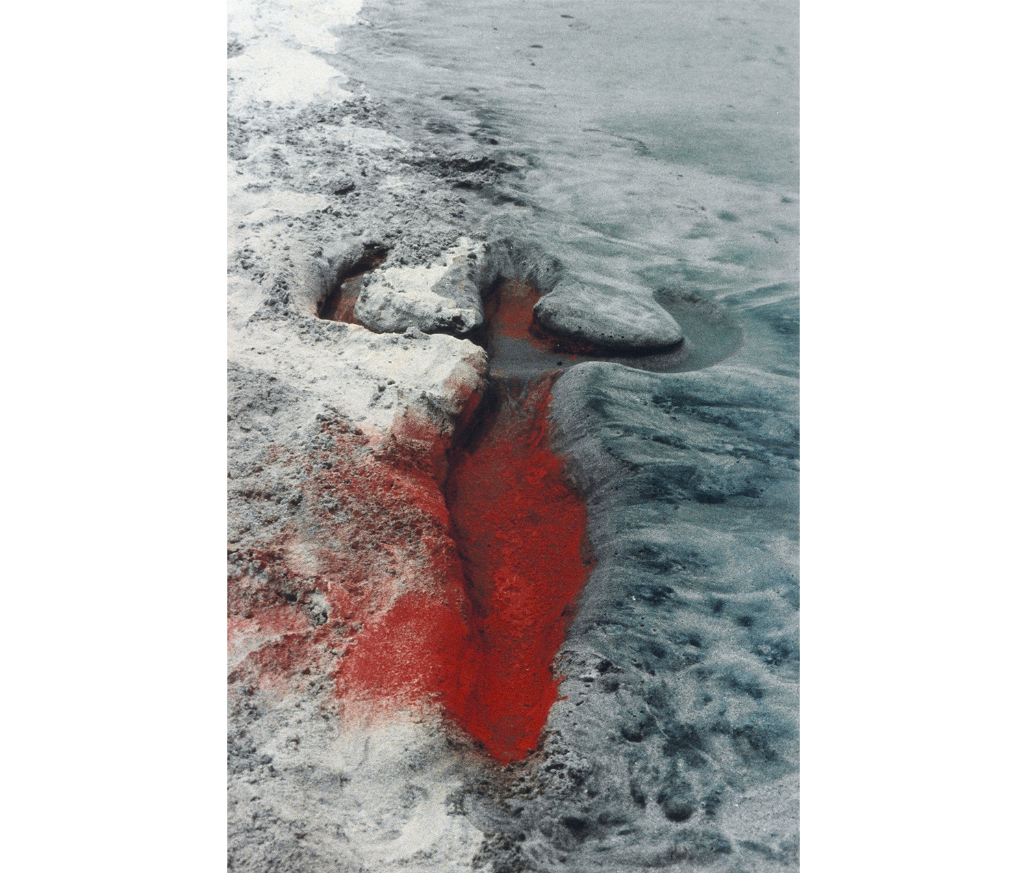 performed-invisibility-ana-mendieta-s-siluetas-smith-college